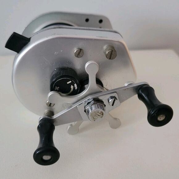 Ambassadeur 1000 Custom CT Casting Reel Abu Garcia Silver - Picture 4 of 7